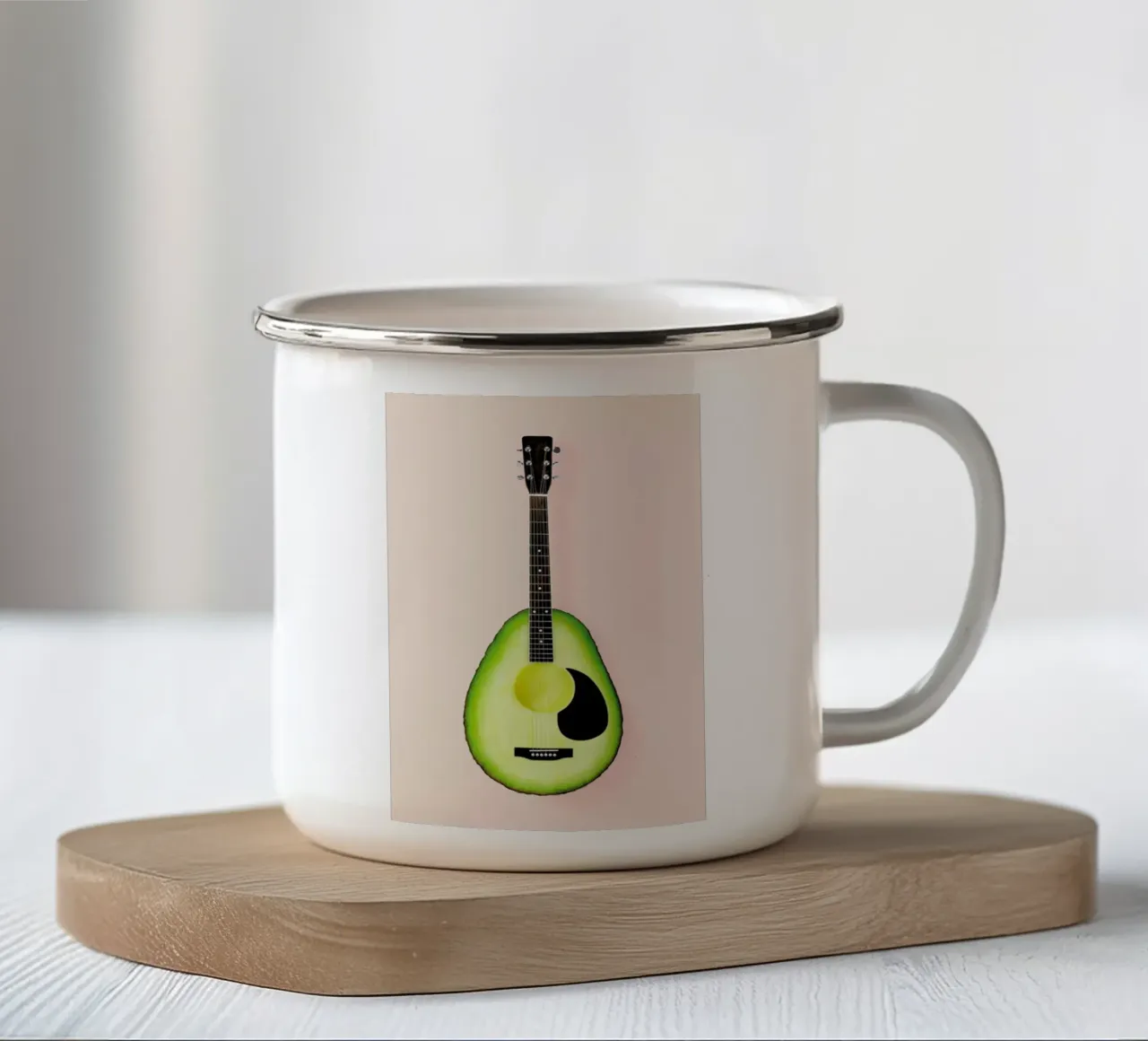 Avocado Guitar tazza in smalto da Paul Fuentes Design