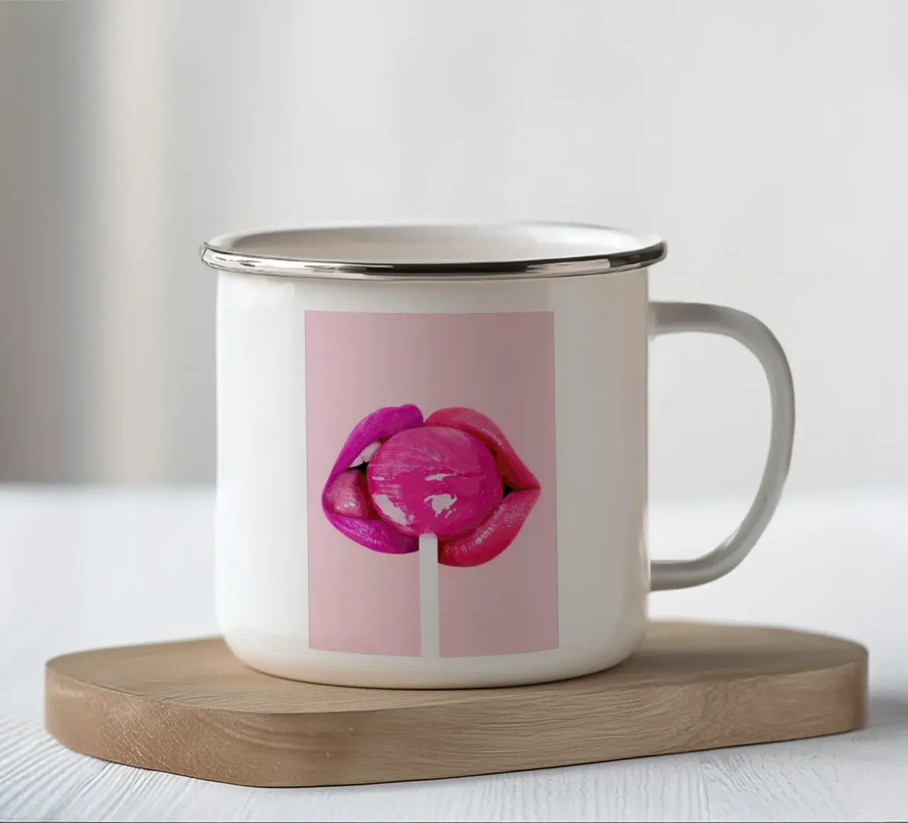 Lollipop Kiss tazza in smalto da Paul Fuentes Design