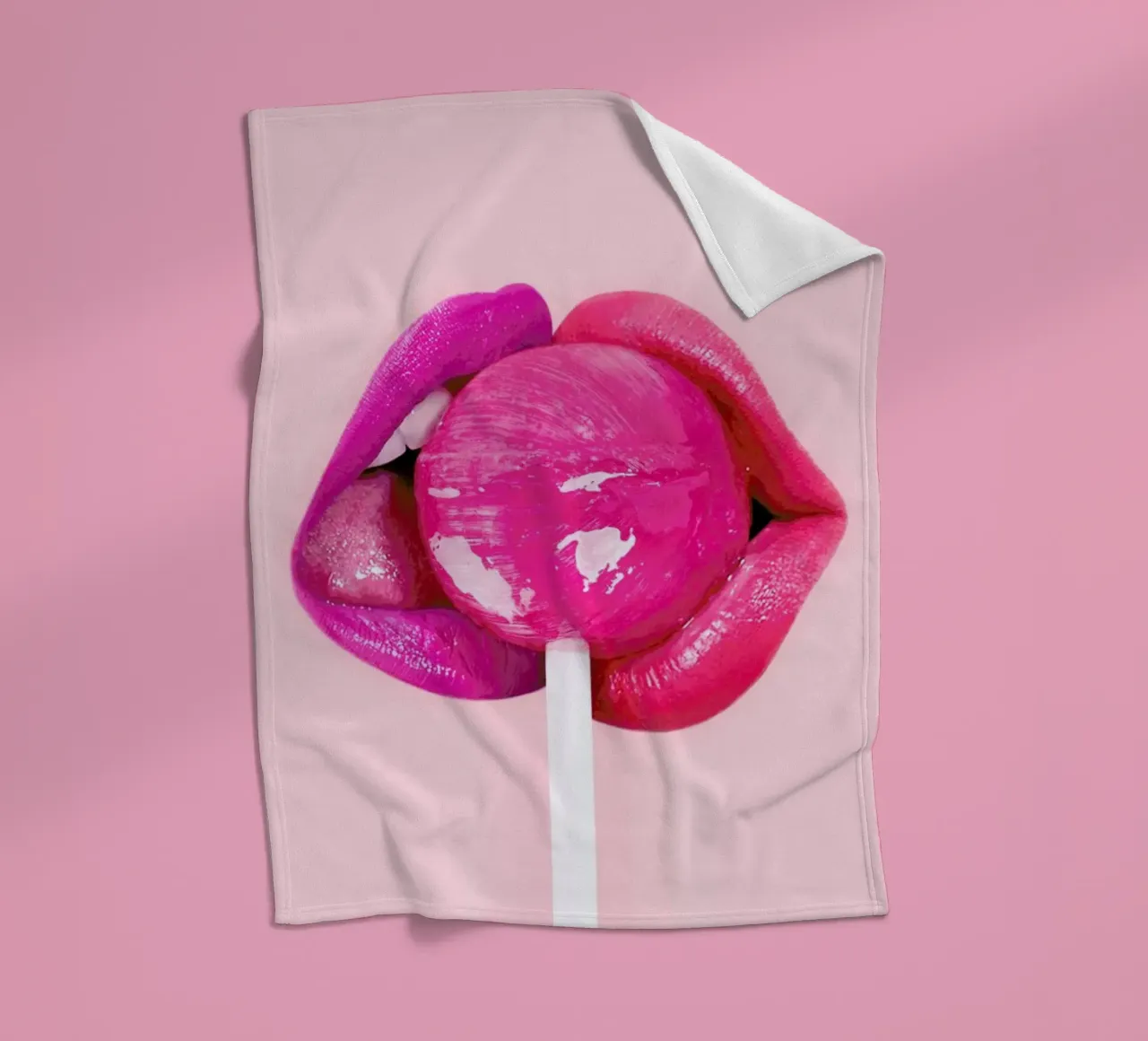 Lollipop Kiss coperta in pile da Paul Fuentes Design