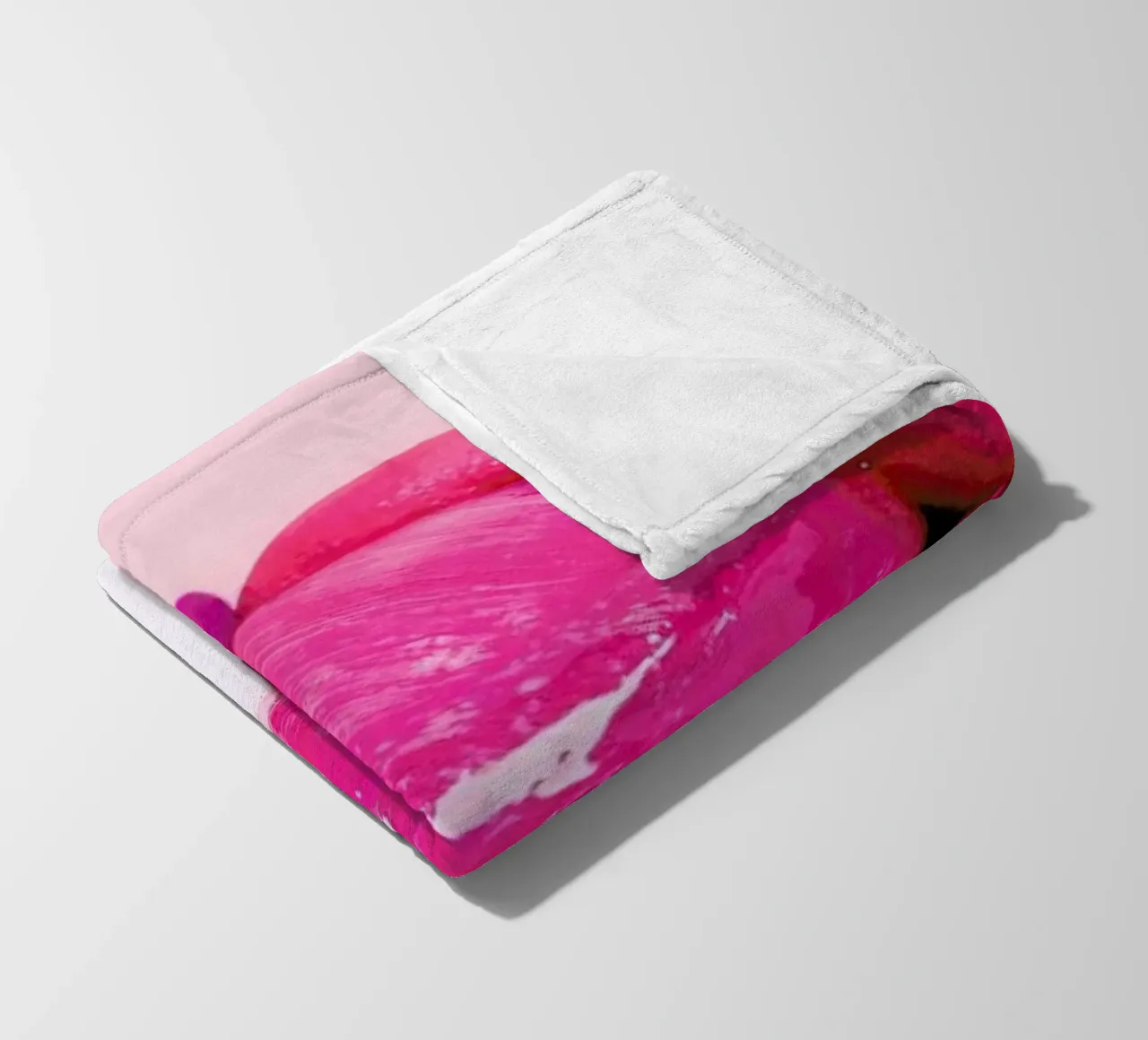 Lollipop Kiss coperta in pile da Paul Fuentes Design