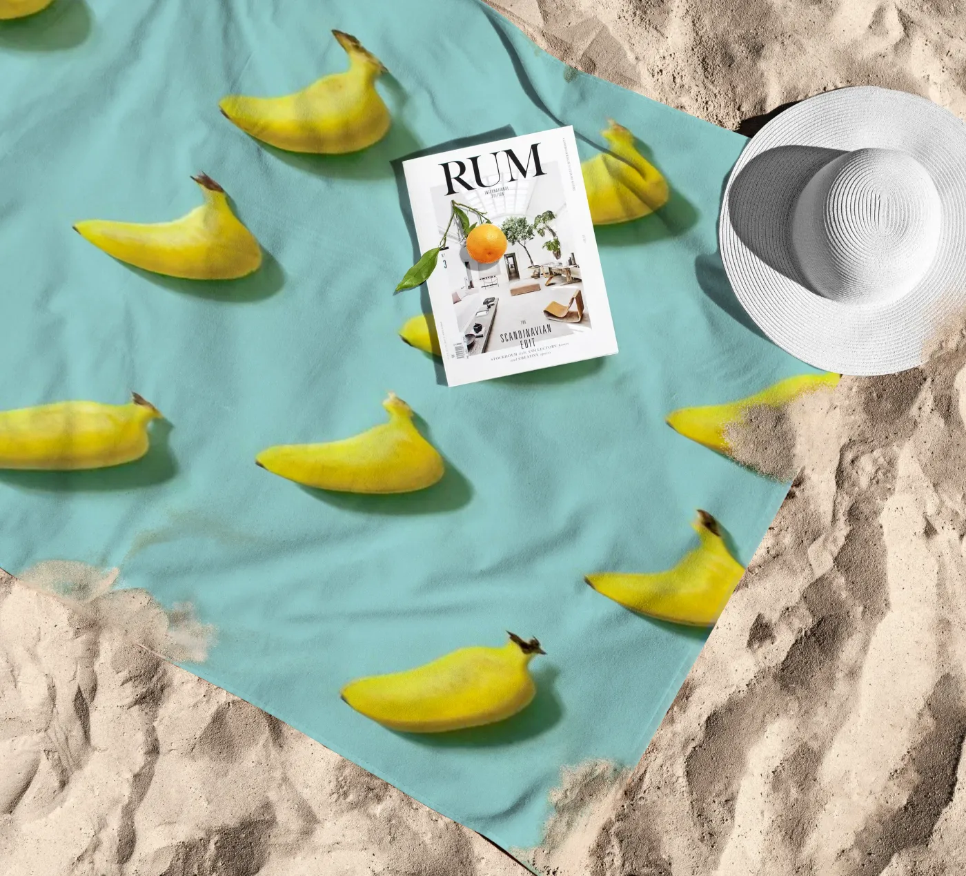 Banane beach towel by Elena Veronese