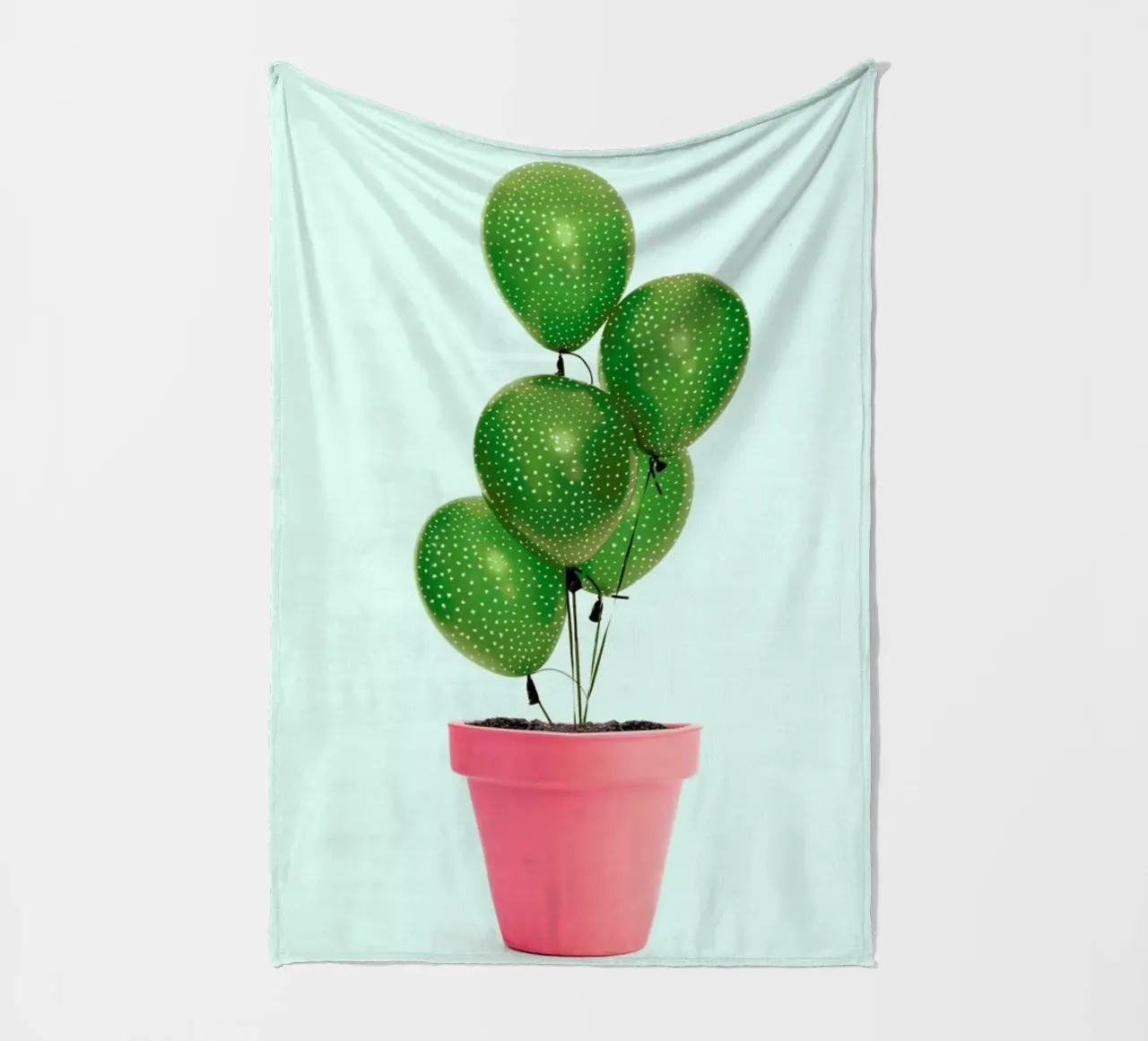 Cactus Balloon coperta in pile da Paul Fuentes Design