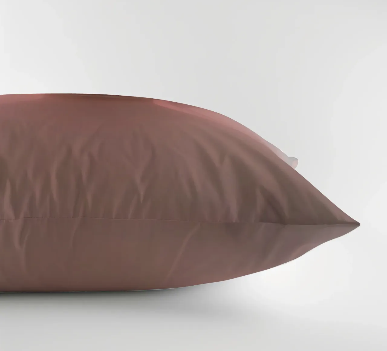Ritratto etereo di una donna circondata dalla nebbia cuscino da DesignDoodle