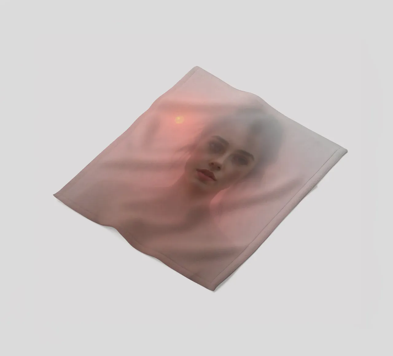 Ritratto etereo di una donna circondata dalla nebbia coperta in pile da DesignDoodle