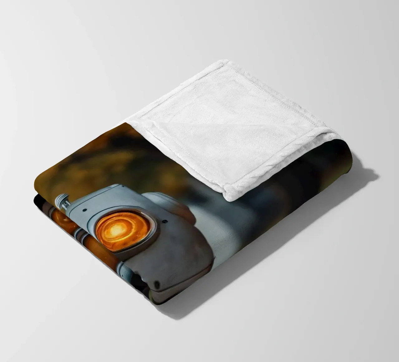 Un robot vintage si trova accanto a una zucca intagliata durante l'autunno coperta in pile da DesignDoodle