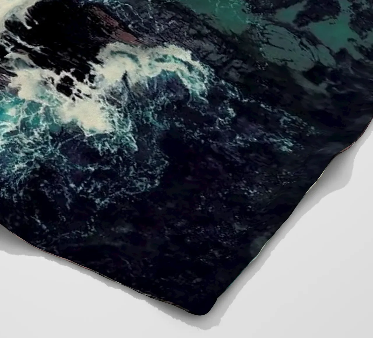 Emerald Green Sea coperta in pile da Ingrid Beddoes