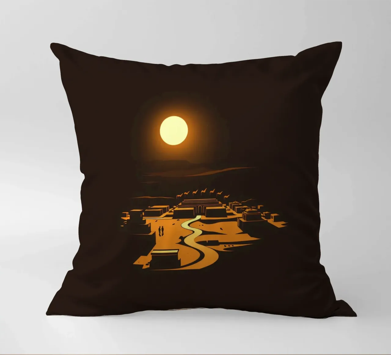 Un tramonto mette in risalto un tranquillo villaggio con sentieri tortuosi cuscino da DesignDoodle