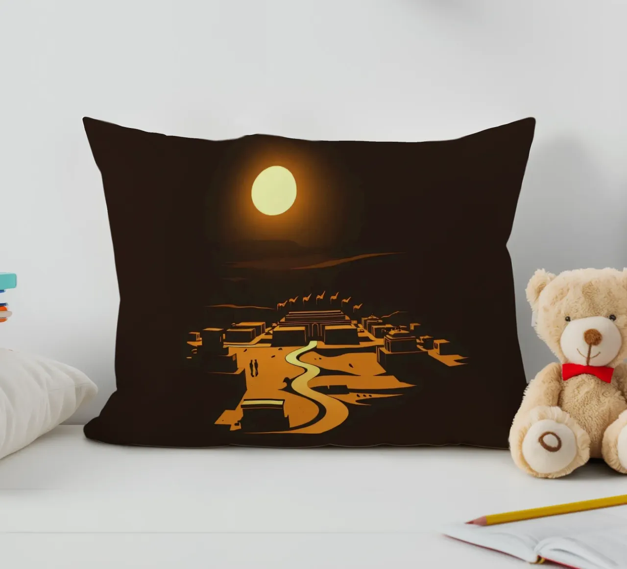 Un tramonto mette in risalto un tranquillo villaggio con sentieri tortuosi cuscino da DesignDoodle