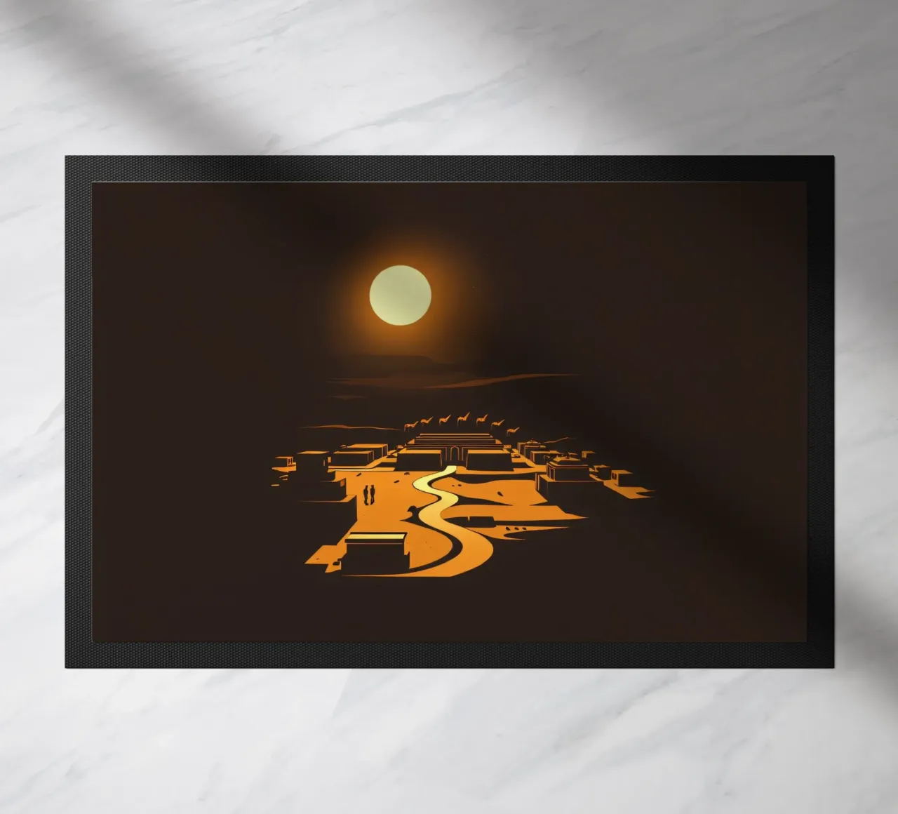 Un tramonto mette in risalto un tranquillo villaggio con sentieri tortuosi zerbino da DesignDoodle
