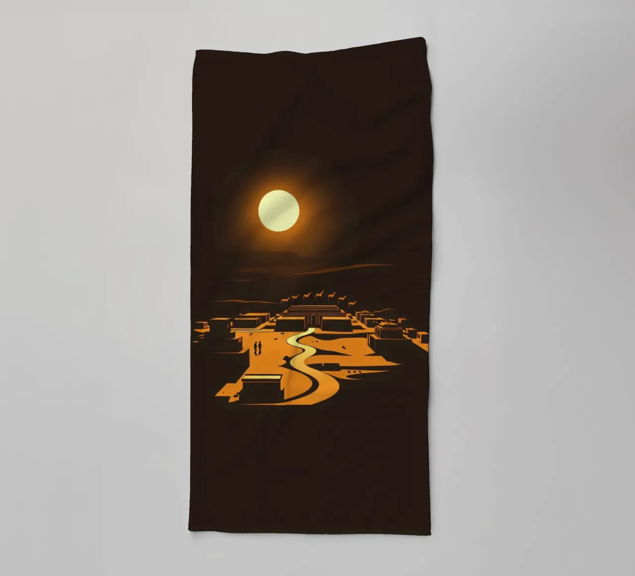 Un tramonto mette in risalto un tranquillo villaggio con sentieri tortuosi asciugamano da bagno da DesignDoodle