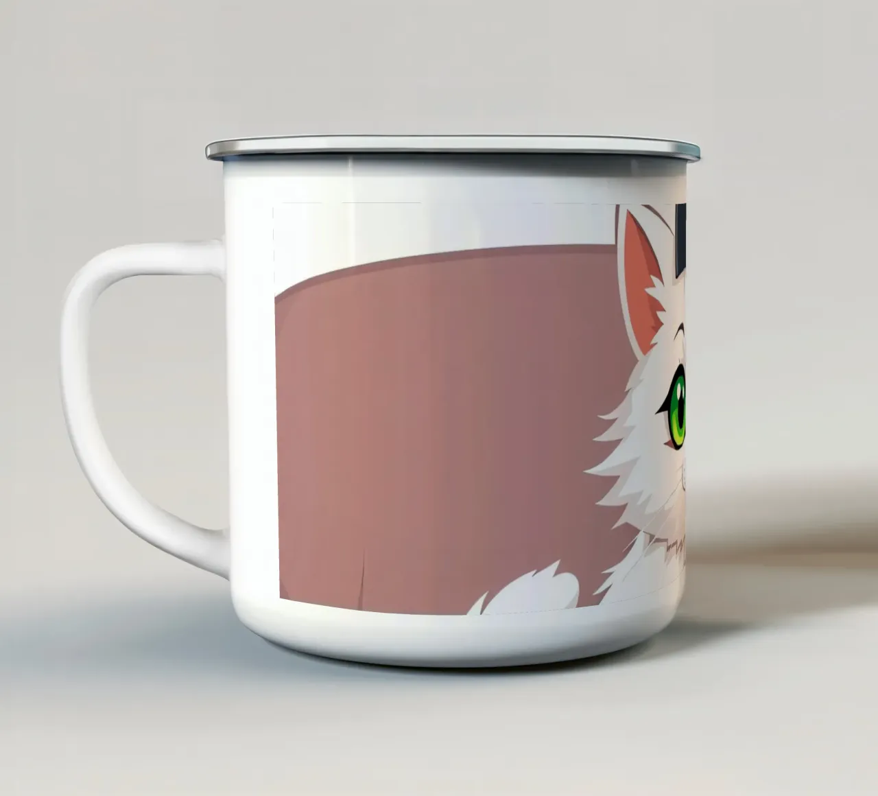 Un gatto bianco con gli occhi verdi che indossa un cappello da laurea tazza in smalto da DesignDoodle