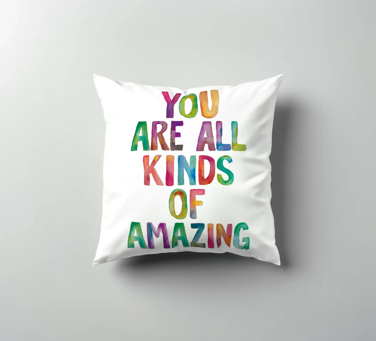 Sei tutti i tipi di incredibile design tipografico arcobaleno cuscino da THE MOTIVATED TYPE