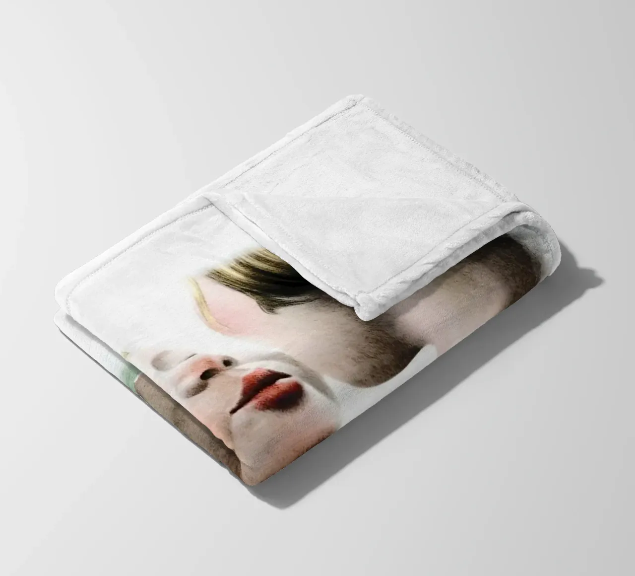 Philomena fleece blanket by heiyoum