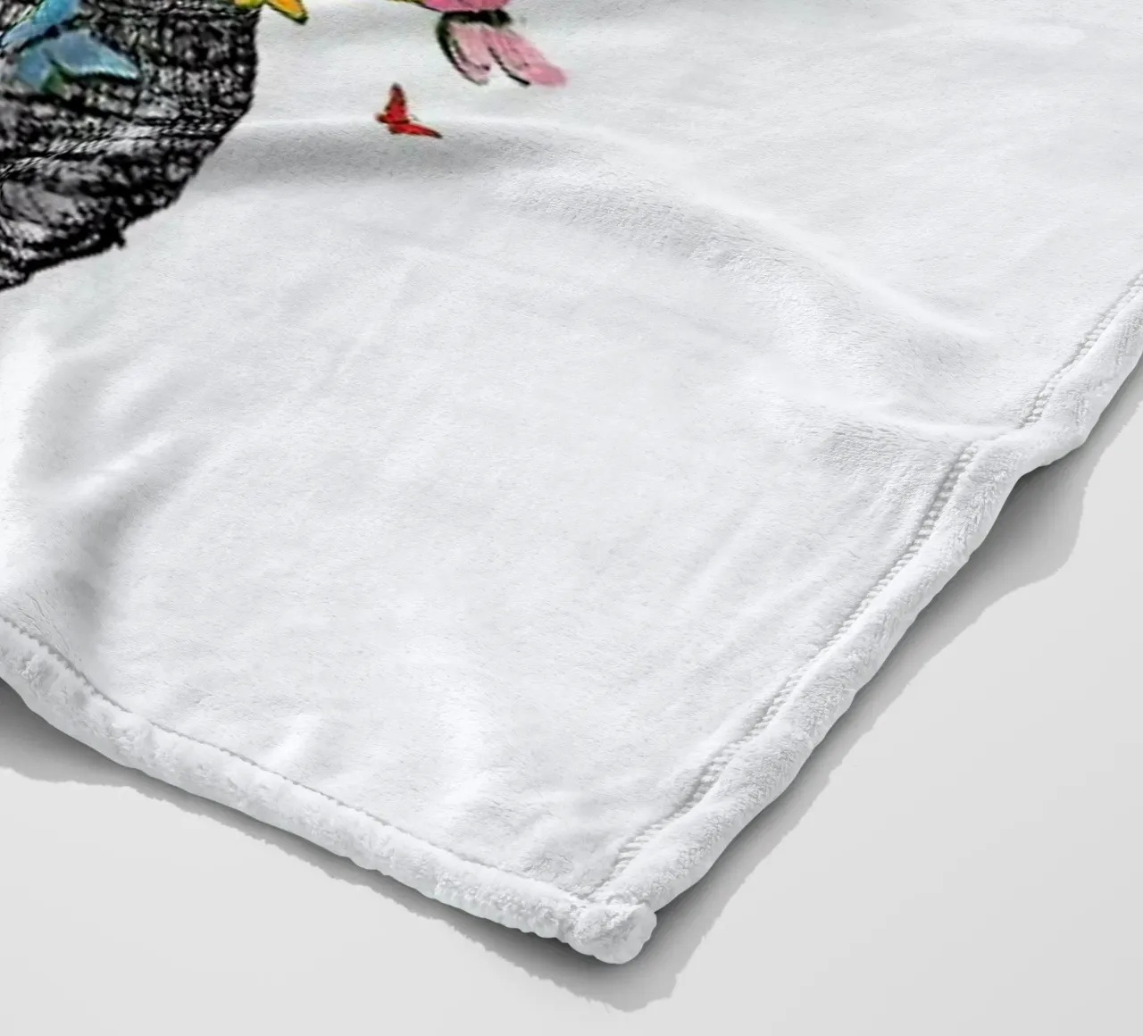 Seashell with butterflies coperta in pile da Rococco LA