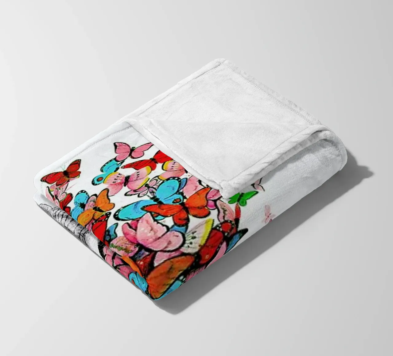 Seashell with butterflies coperta in pile da Rococco LA