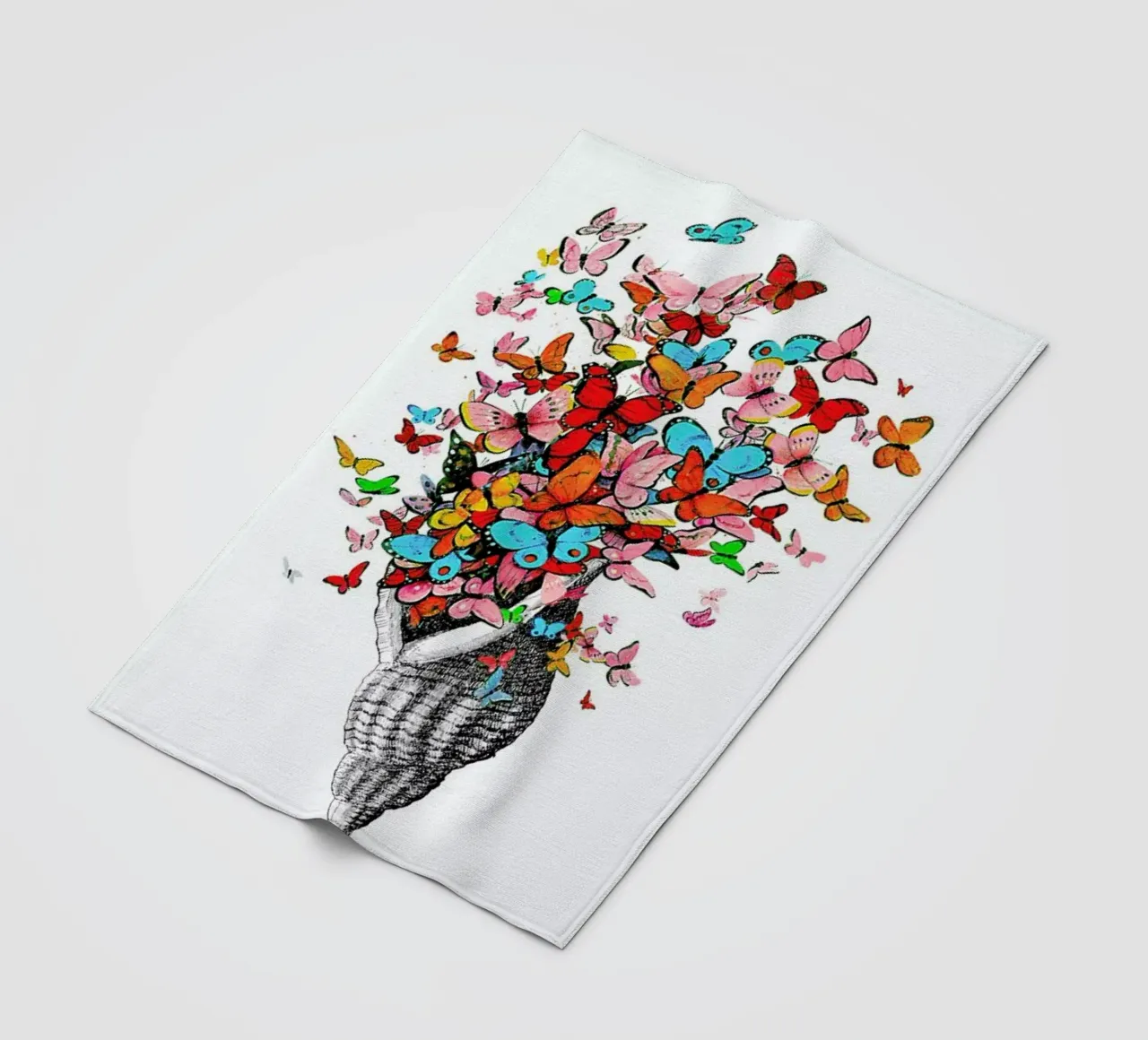 Seashell with butterflies coperta in pile da Rococco LA