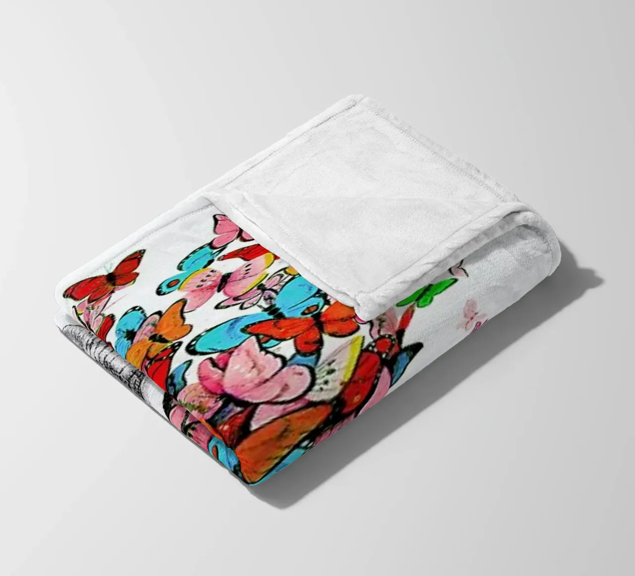 Seashell with butterflies coperta in pile da Rococco LA