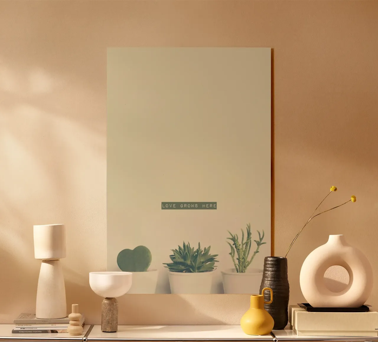 Love Grows Here plexiglass da Ingrid Beddoes