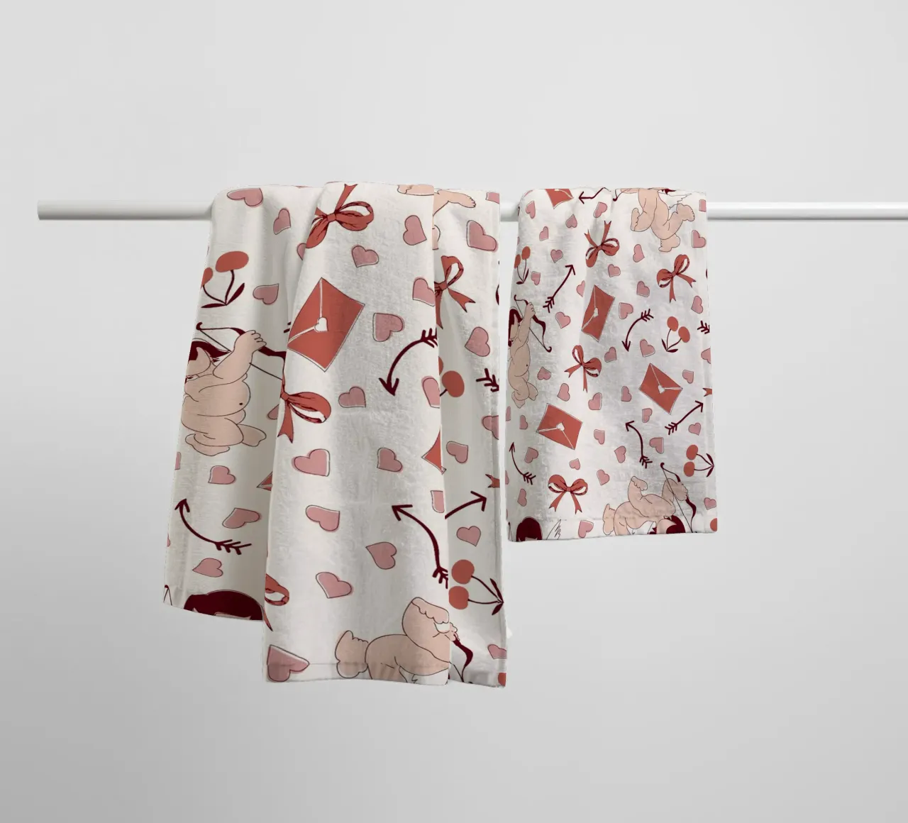 Playful Cherubs Pattern asciugamano da bagno da Claudia S. Design