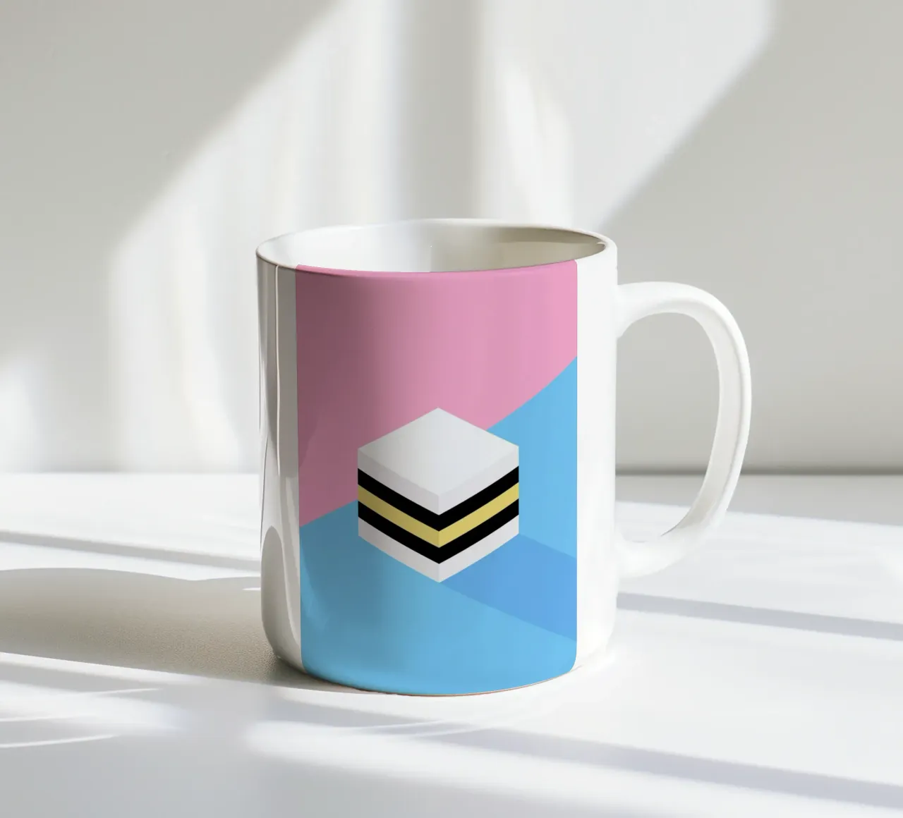 Liquorice tazza in ceramica da BLAEK Design Studio