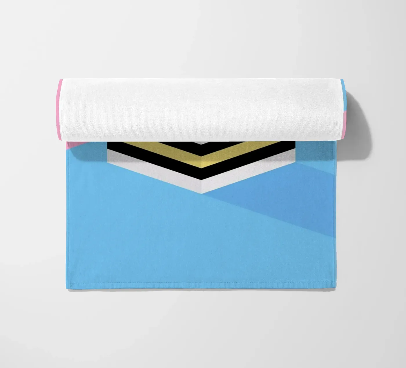 Liquorice telo mare da BLAEK Design Studio