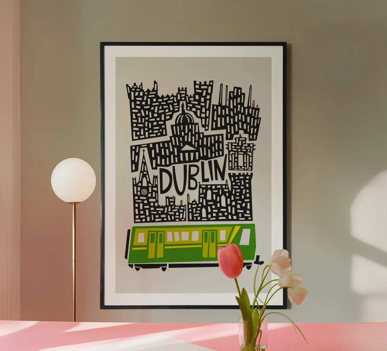 Paesaggio urbano di Dublino poster con telaio in legno da Fox & Velvet