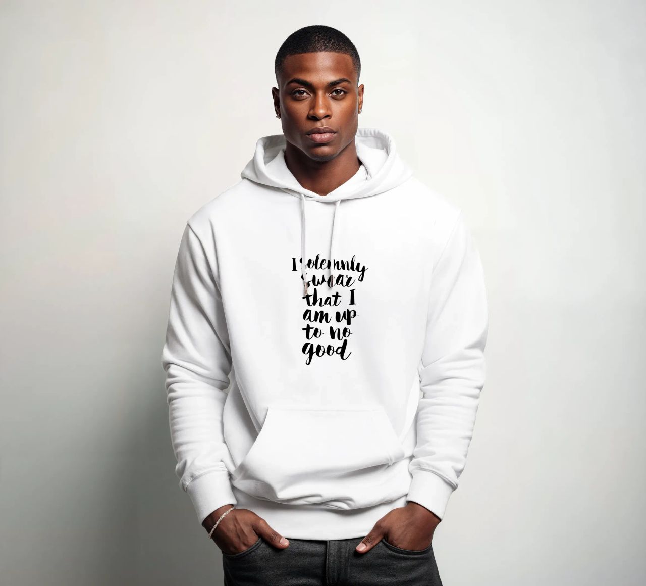Giuro solennemente che non sto combinando nulla di buono Typography Design felpa con cappuccio da THE MOTIVATED TYPE