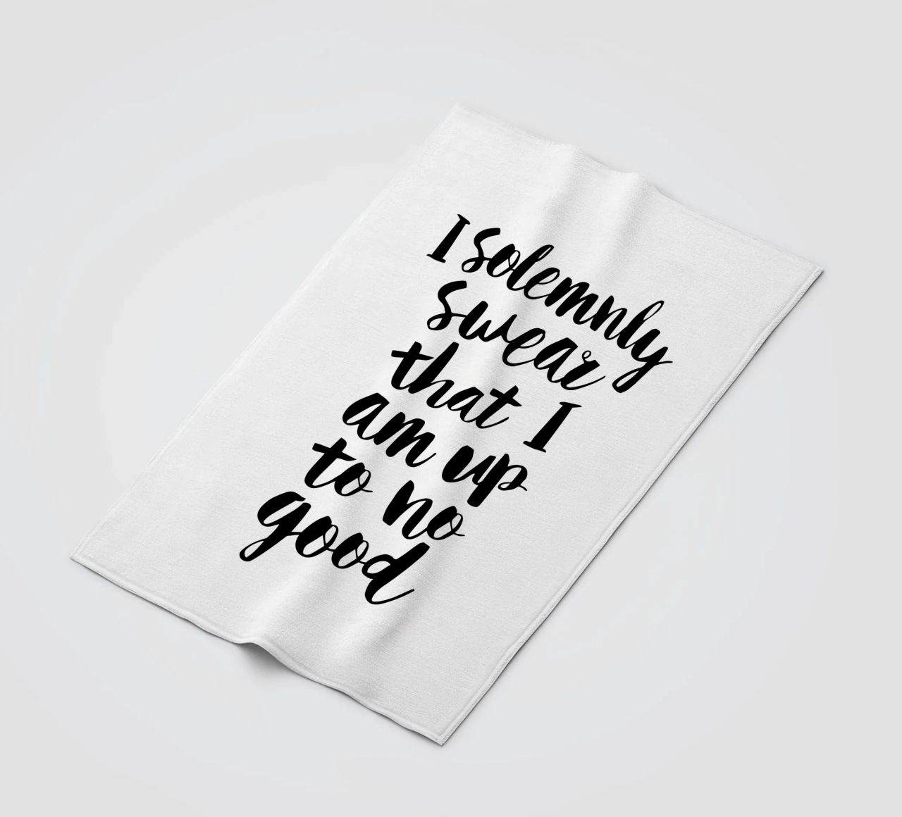 Giuro solennemente che non sto combinando nulla di buono Typography Design coperta in pile da THE MOTIVATED TYPE
