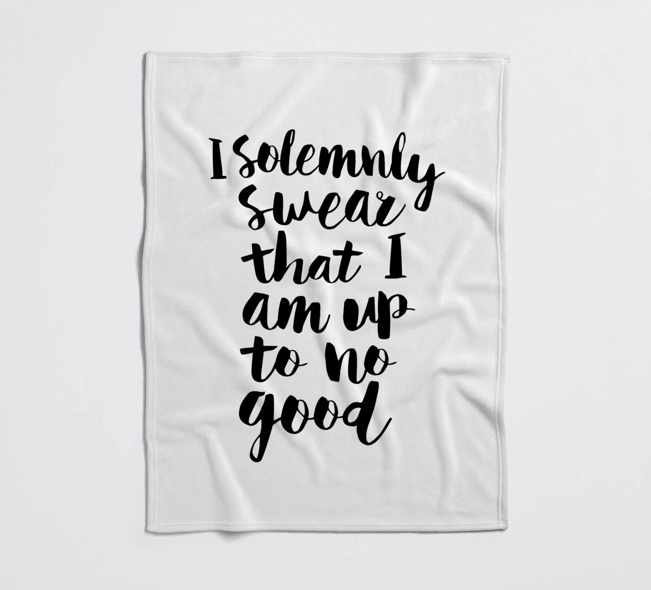 Giuro solennemente che non sto combinando nulla di buono Typography Design coperta in pile da THE MOTIVATED TYPE