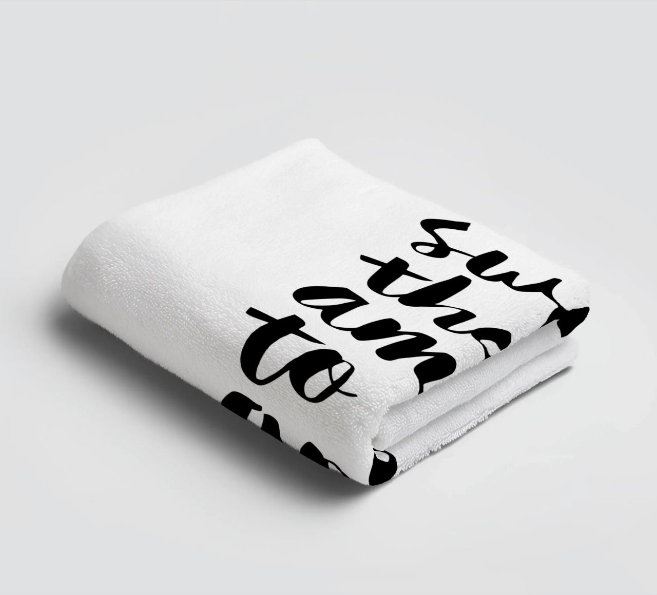 Giuro solennemente che non sto combinando nulla di buono Typography Design asciugamano da bagno da THE MOTIVATED TYPE