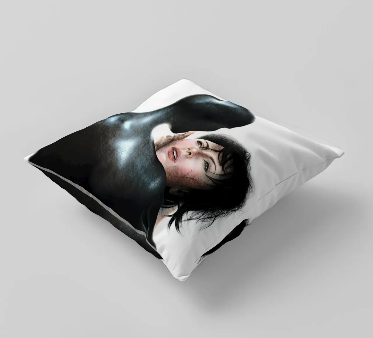 Under the Skin cuscino da heiyoum