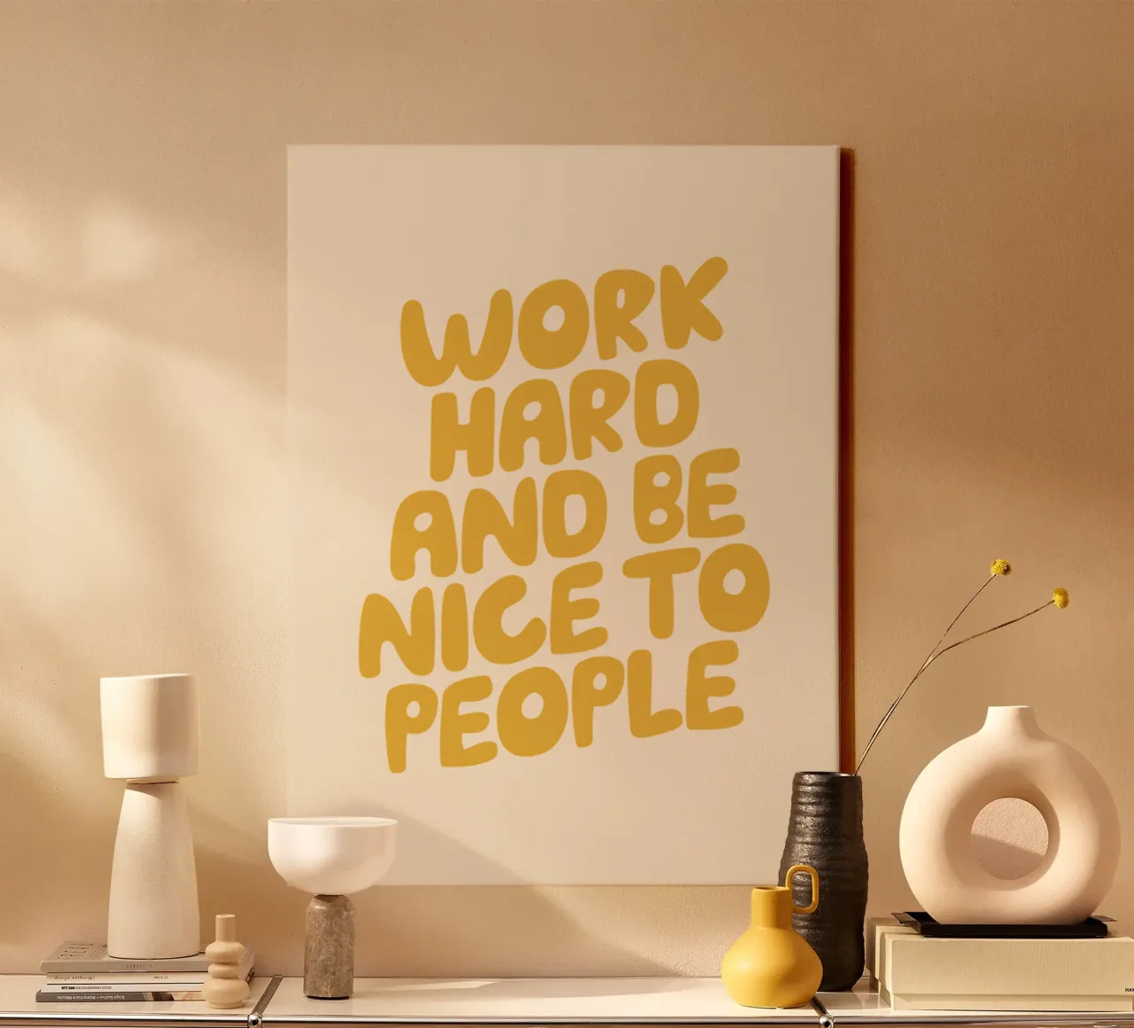 Travailler dur et être gentil avec les gens Jaune Typographie Design toile de THE MOTIVATED TYPE
