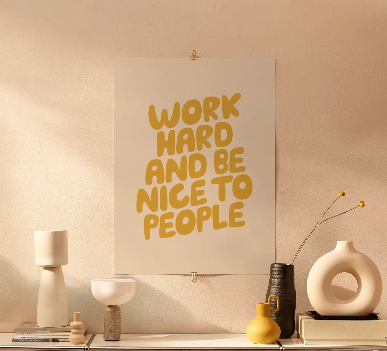 Lavorare sodo ed essere gentili con le persone Giallo Tipografia Design carta hahnemühle da THE MOTIVATED TYPE