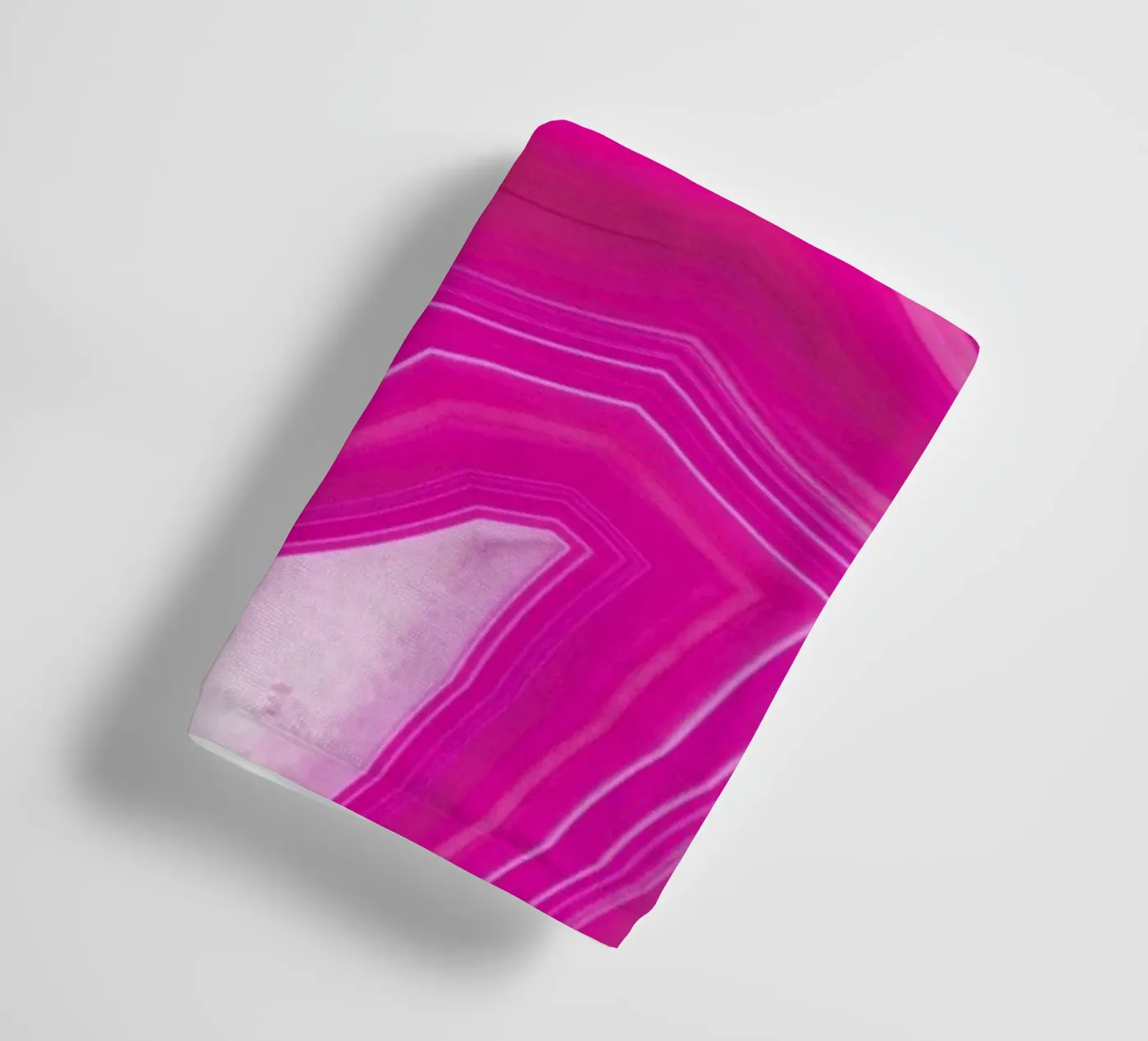 Pink Agate Slice badhanddoek van cafelab