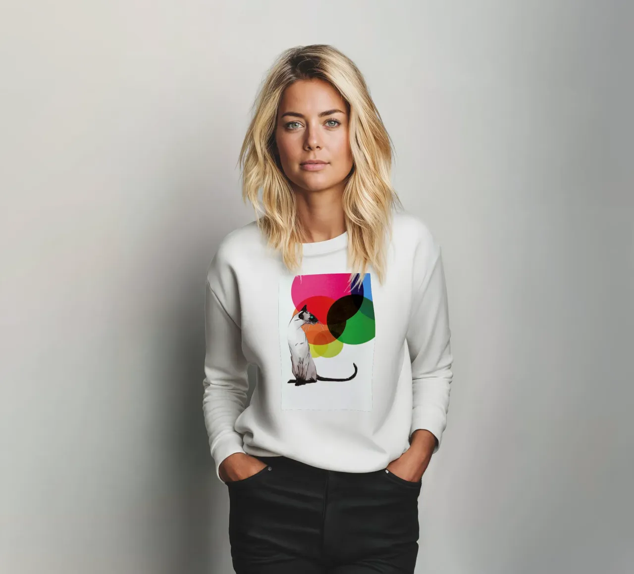 Siamese Cat with colorful balls sweatshirt van Rococco LA