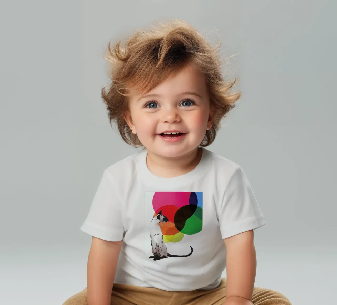 Siamese Cat with colorful balls maglietta neonato da Rococco LA