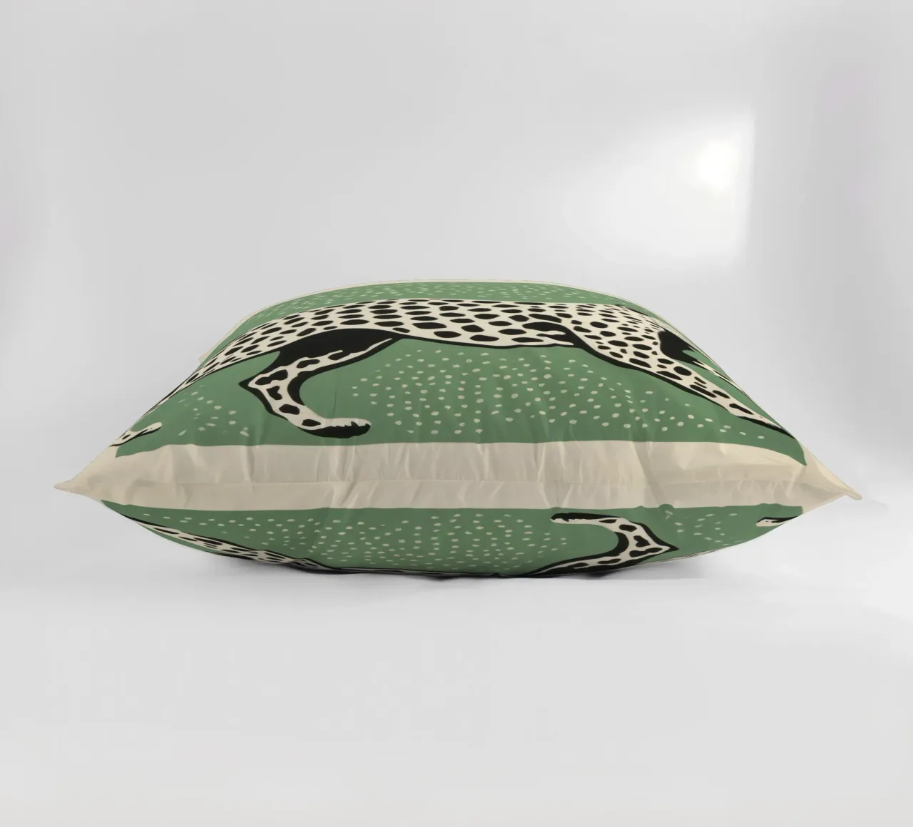 Ghepardo verde 4 cuscino da Minimal Animal Art