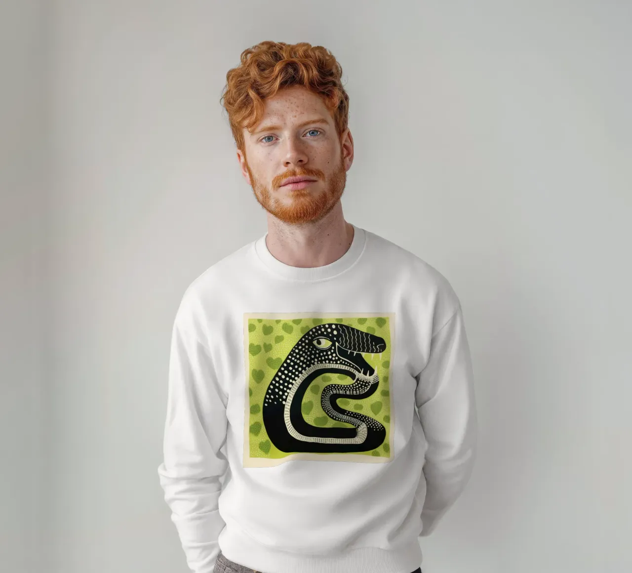 Grüne Kobra 1 Sweatshirt von Minimal Animal Art