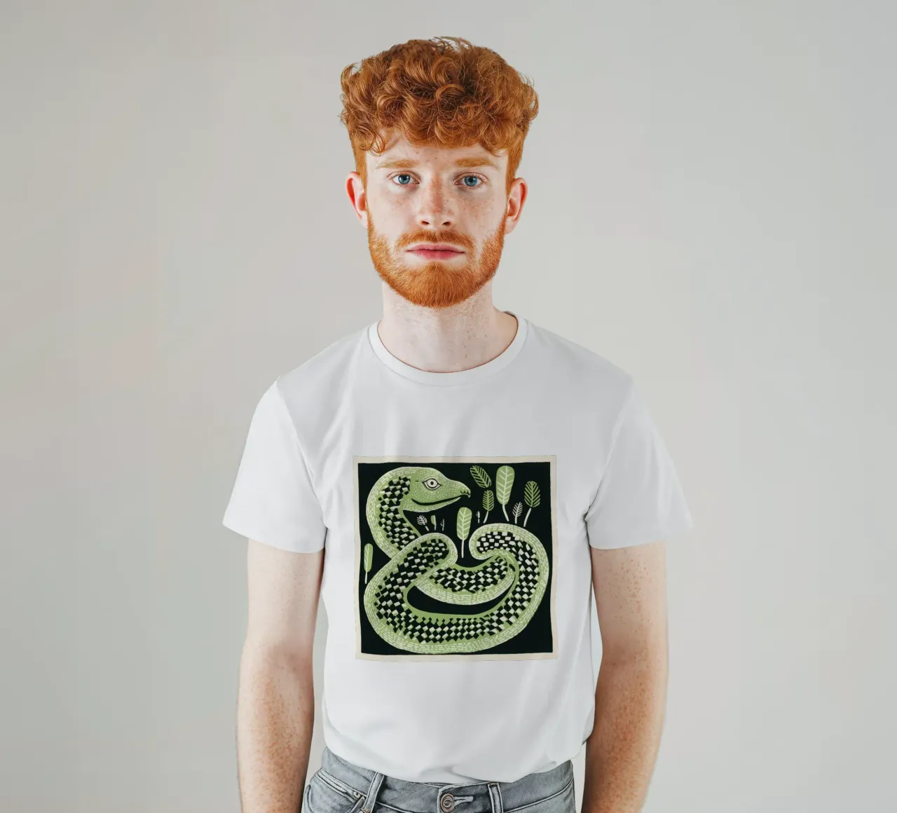 Grüne Kobra 2 T-Shirt von Minimal Animal Art
