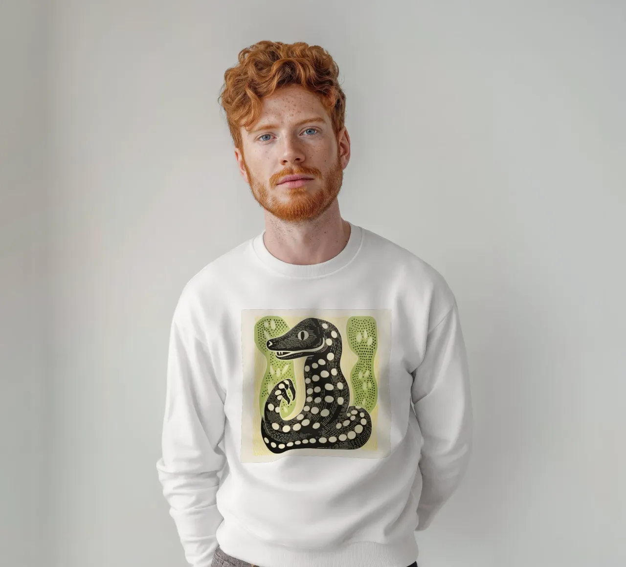 Grüne Kobra 3 Sweatshirt von Minimal Animal Art