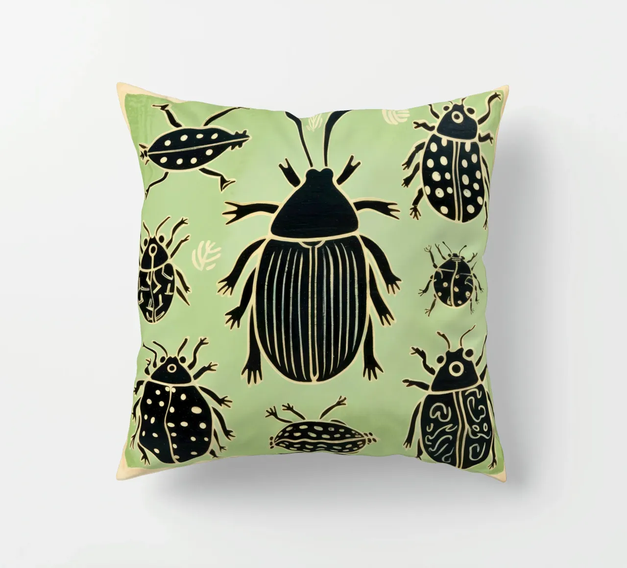 Scarafaggio verde 1 cuscino da Minimal Animal Art
