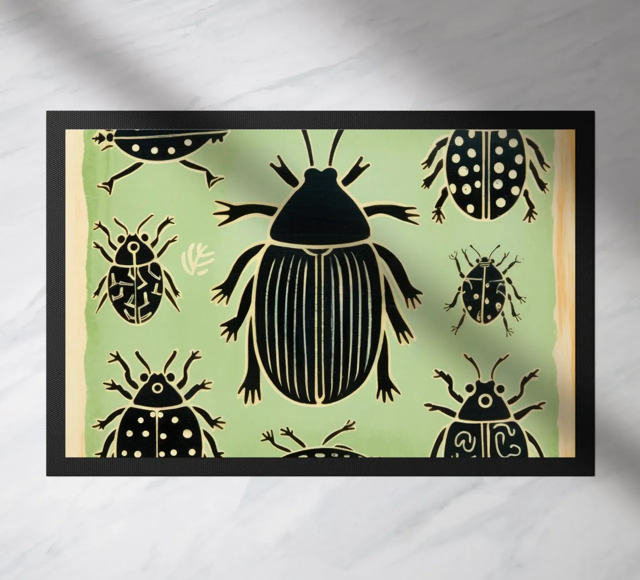 Cucaracha verde 1 felpudo de Minimal Animal Art