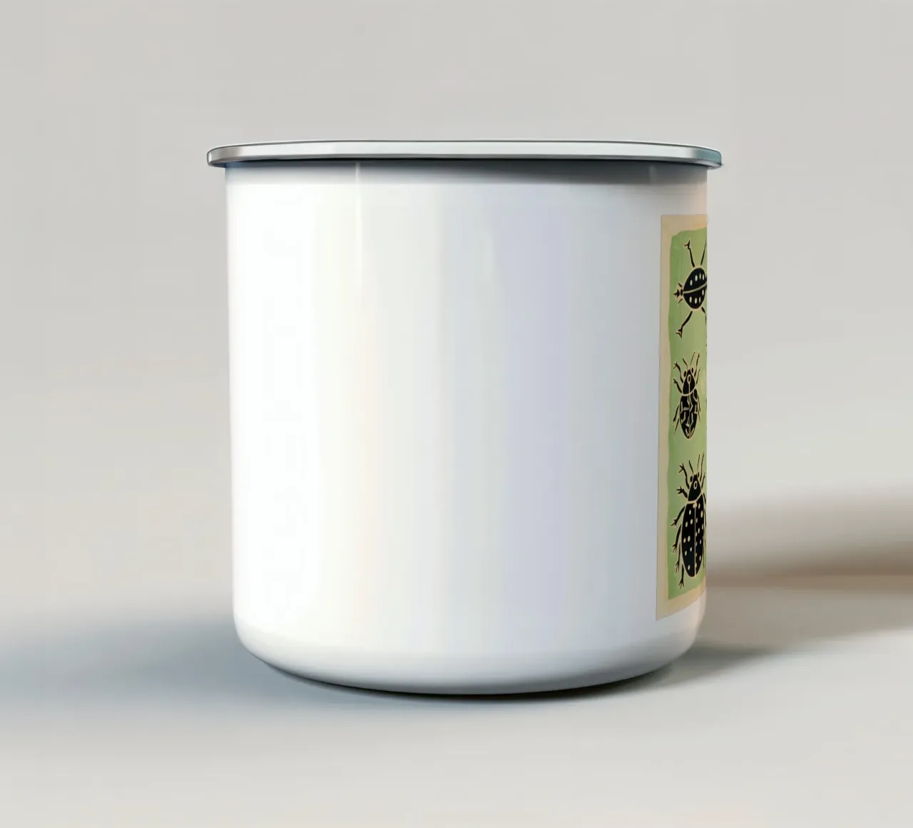 Cucaracha verde 1 taza de esmalte de Minimal Animal Art