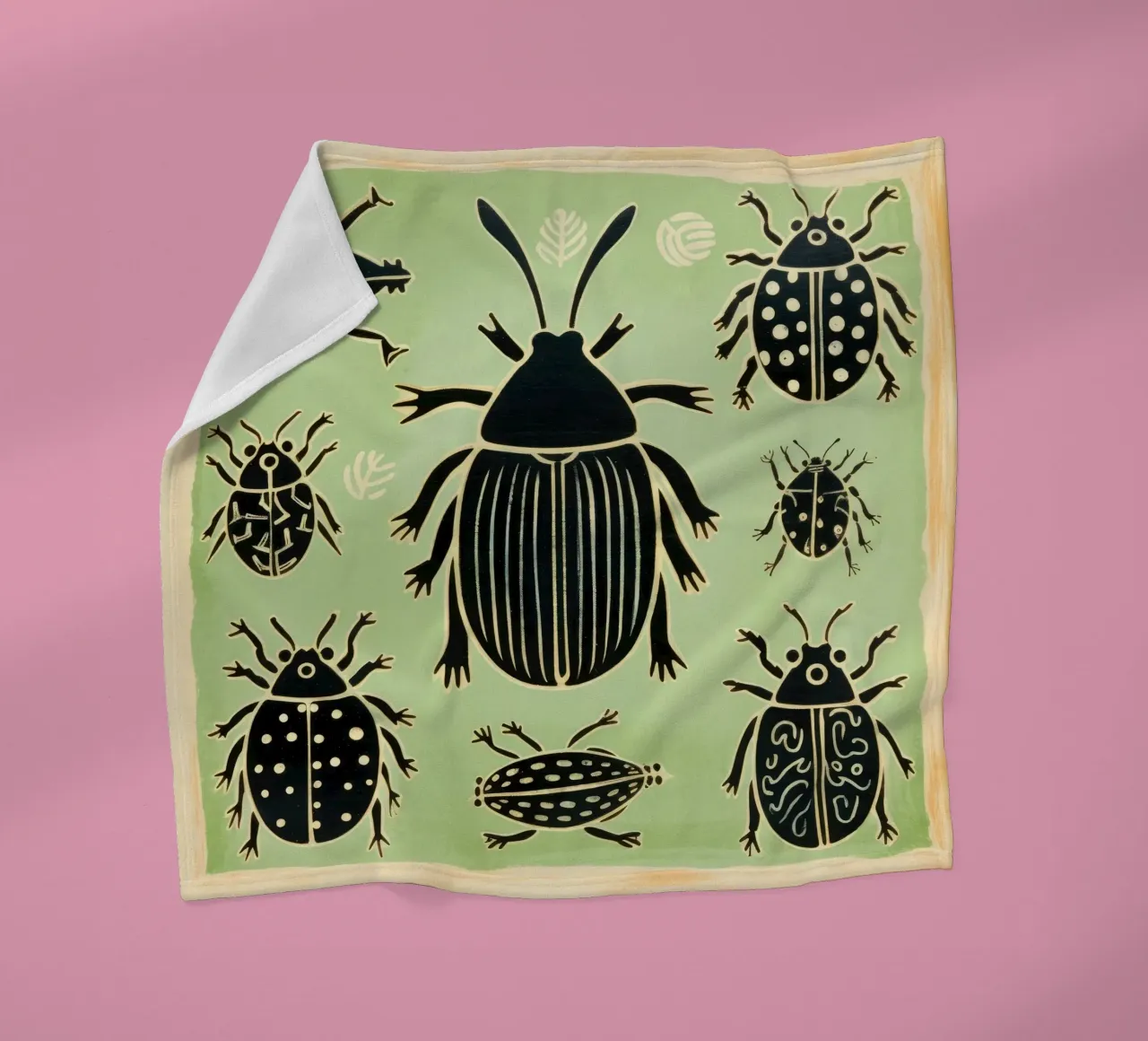 Scarafaggi verdi coperta in pile da Minimal Animal Art