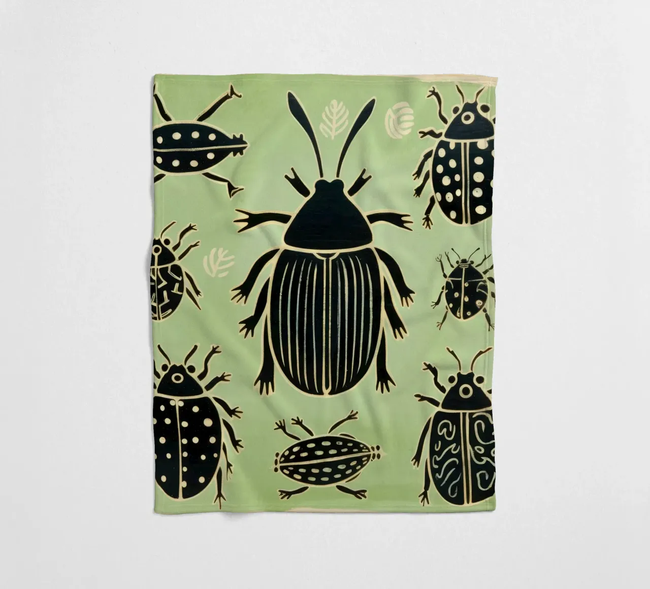 Scarafaggio verde 1 coperta in pile da Minimal Animal Art