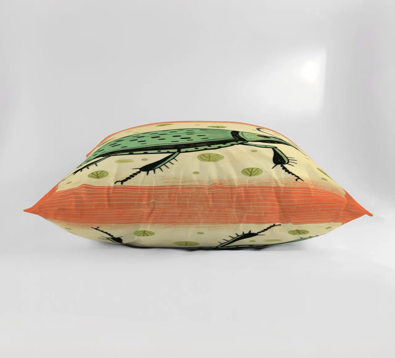Scarafaggio verde 4 cuscino da Minimal Animal Art