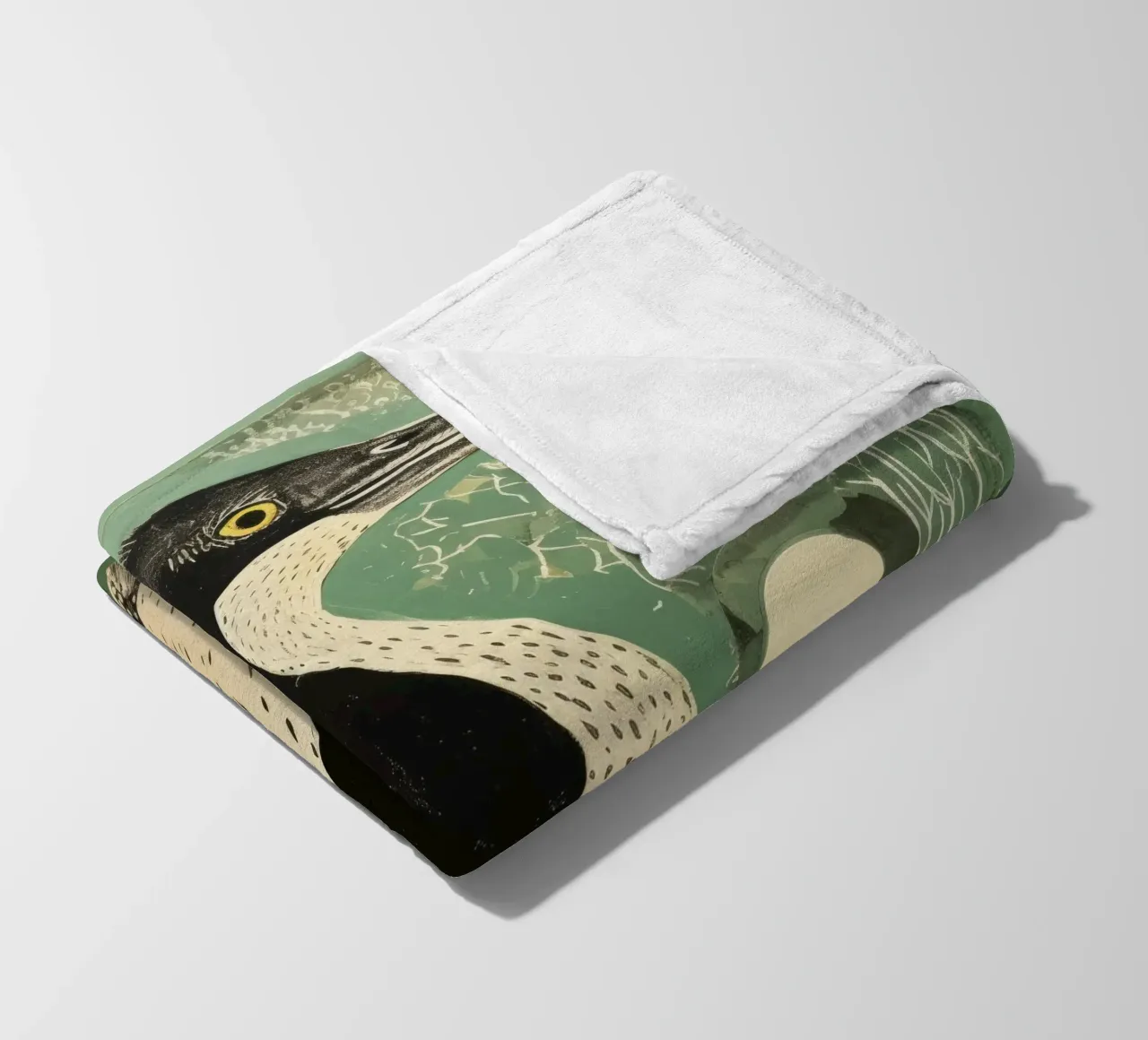 Cormorano verde 3 coperta in pile da Minimal Animal Art
