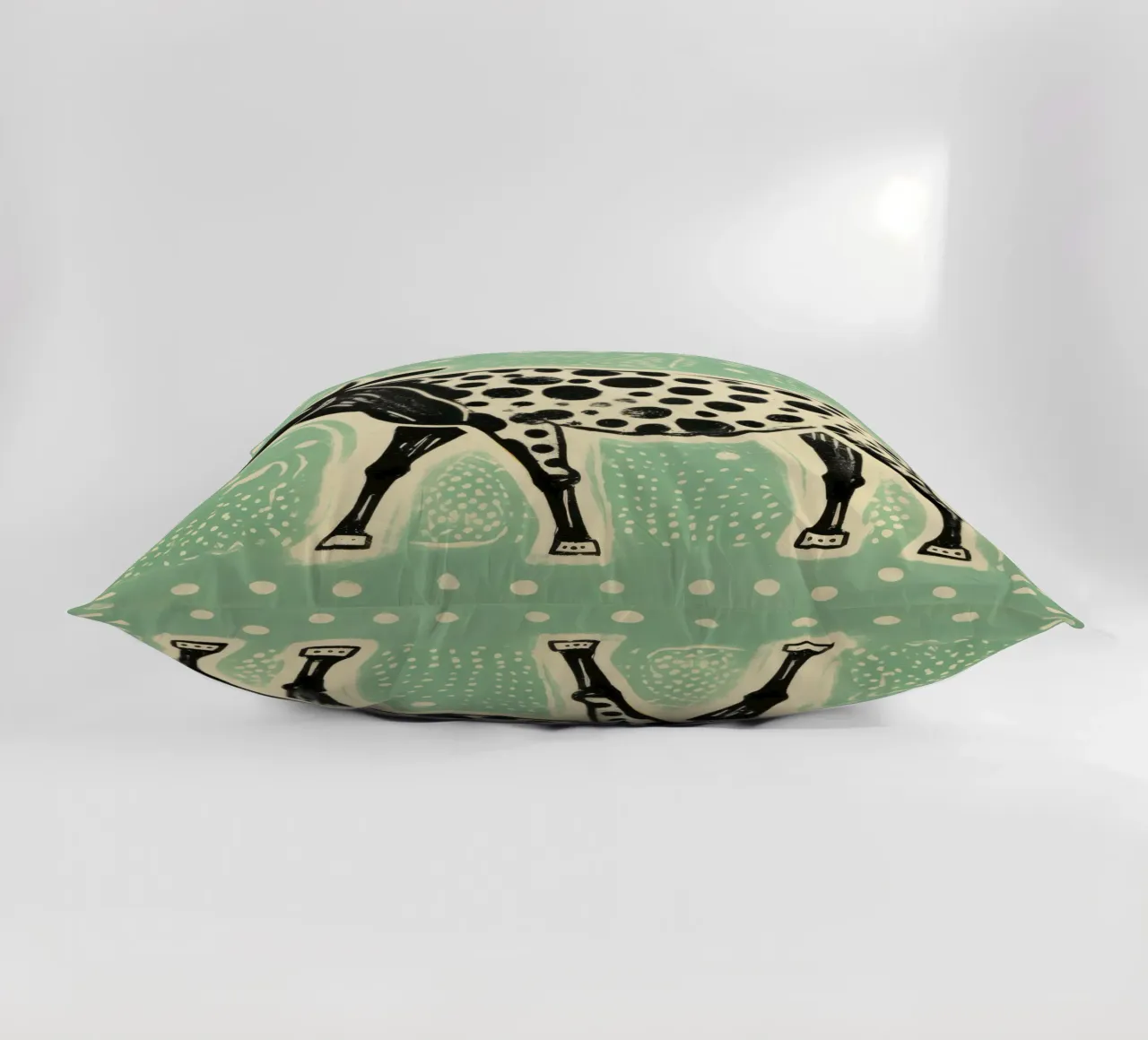 Mucca verde 2 cuscino da Minimal Animal Art