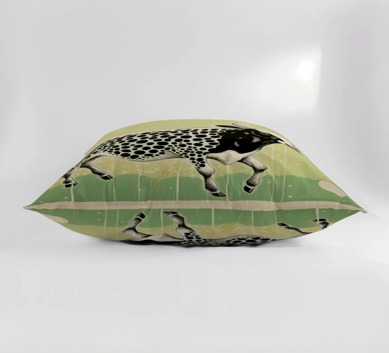 Mucca verde 3 cuscino da Minimal Animal Art