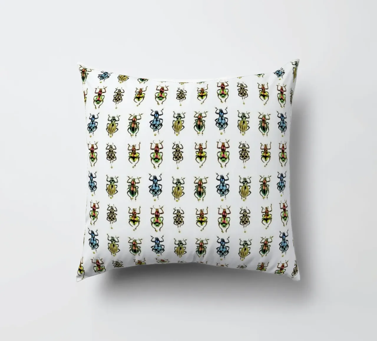 Tiny Beetles cuscino da Curious Collections by Marielle Leenders